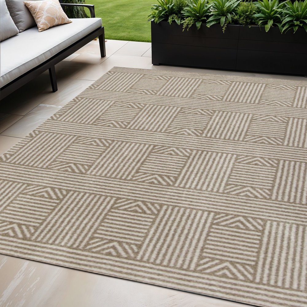 7' X 9' Beige And Ivory Geometric Indoor Outdoor Area Rug