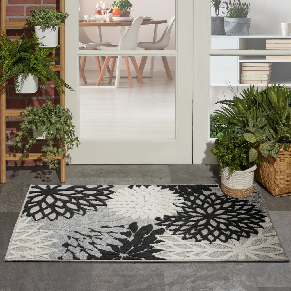 3' X 5' Black And White Floral Power Loom Area Rug