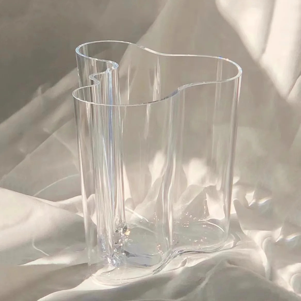European Glass Vase - Modern Room Decor with Hydroponic Plants, Perfect for Weddings, Parties, or Living Room Styling