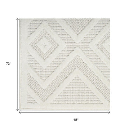 4' X 6' Ivory Indoor Outdoor Area Rug
