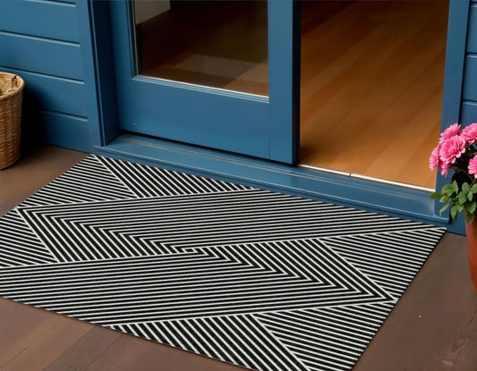 3' X 5' Black And Ivory Geometric Washable Indoor Outdoor Area Rug