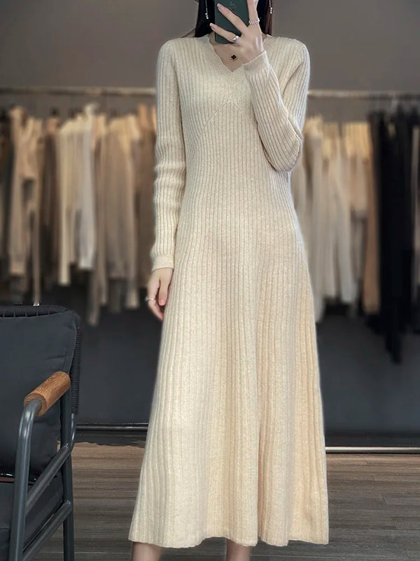 100% Merino wool cashmere dress—V-neck pullover style, warm and stylish for autumn and winter