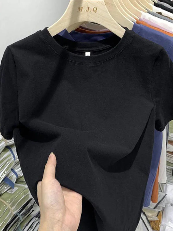 White cotton Y2K-style T-shirt for women—short sleeves, comfy fit, and perfect for spring