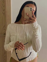 Y2K white ruched long-sleeve cropped T-shirt—skinny fit, perfect for casual autumn looks.