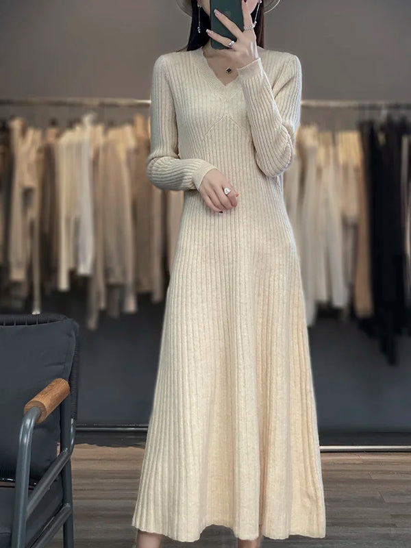 100% Merino wool cashmere dress—V-neck pullover style, warm and stylish for autumn and winter