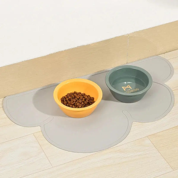 Non-Slip Pet Feeding Mat - Waterproof & Easy-to-Clean Silicone Placemat for Cats and Dogs