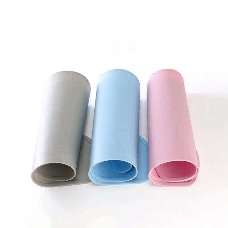 Non-Slip Pet Feeding Mat - Waterproof & Easy-to-Clean Silicone Placemat for Cats and Dogs